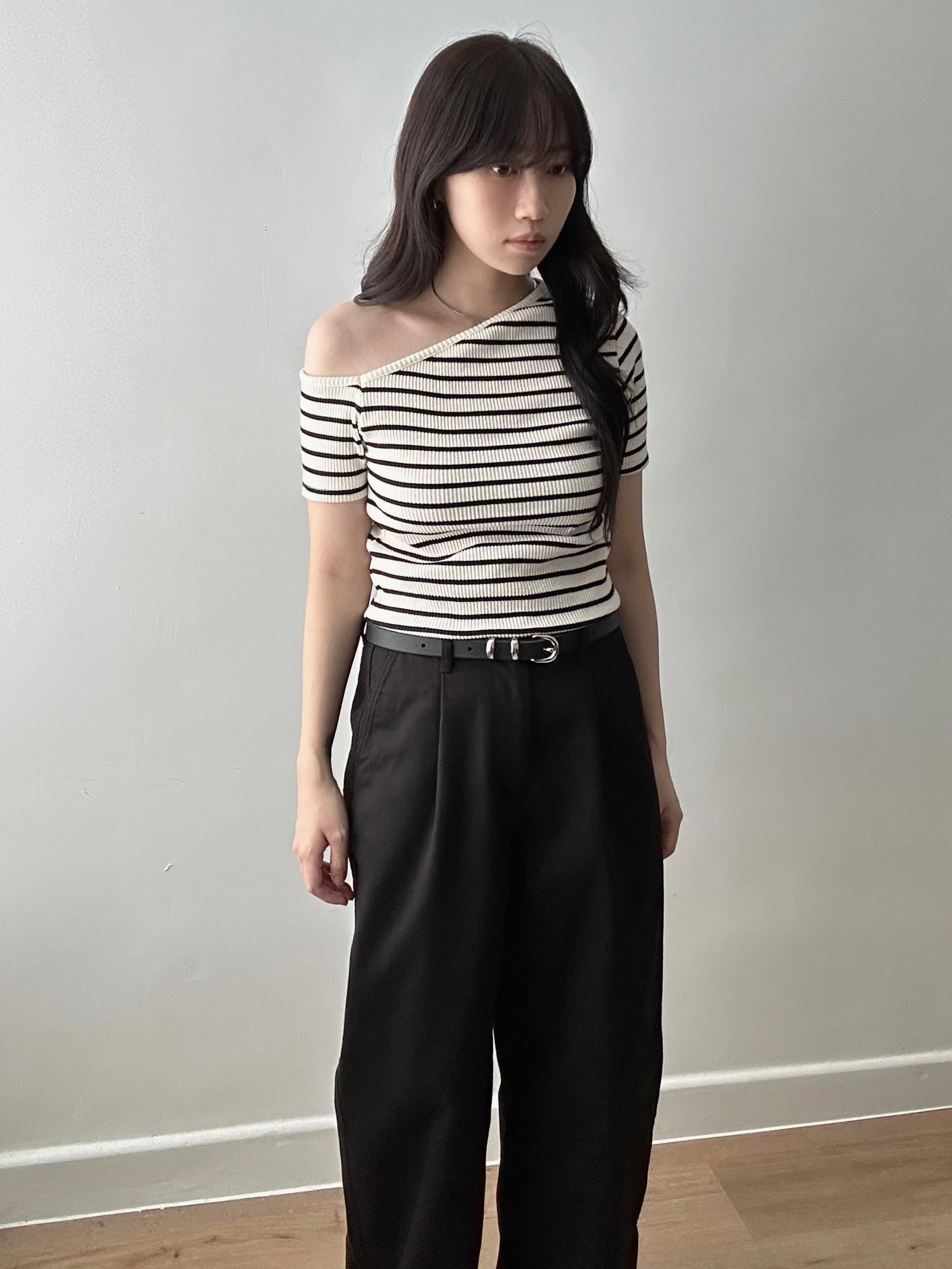 條紋露肩tops